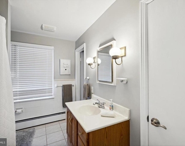 1539 Easton Lane - Photo Thumbnail 11