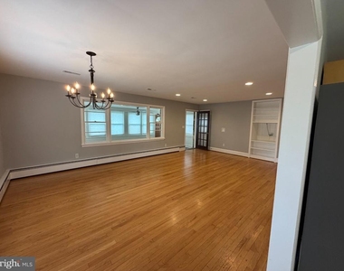 1539 Easton Lane - Photo Thumbnail 18