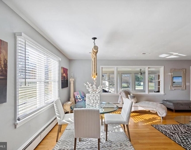 1539 Easton Lane - Photo Thumbnail 3