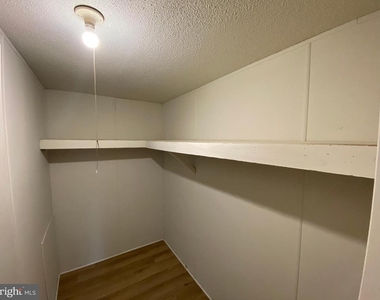 900 White Street - Photo Thumbnail 18
