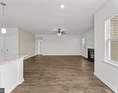 2047 - A Armstrong Terrace - Photo Thumbnail 15