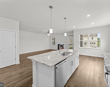 2047 - A Armstrong Terrace - Photo Thumbnail 13