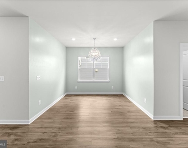 2047 - A Armstrong Terrace - Photo Thumbnail 7