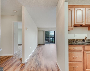 200 N Pickett Street - Photo Thumbnail 2