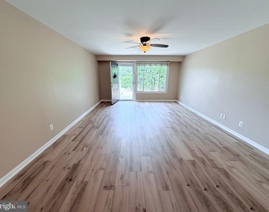 1425 N Van Dorn Street - Photo Thumbnail 11