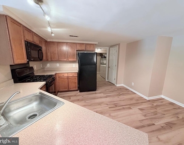1425 N Van Dorn Street - Photo Thumbnail 6