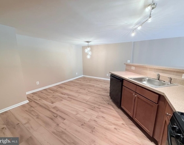 1425 N Van Dorn Street - Photo Thumbnail 8