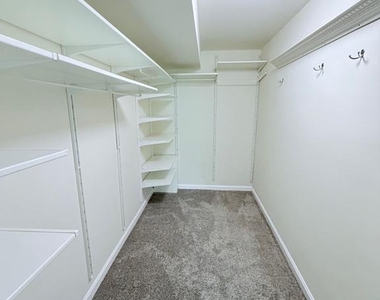 1425 N Van Dorn Street - Photo Thumbnail 21
