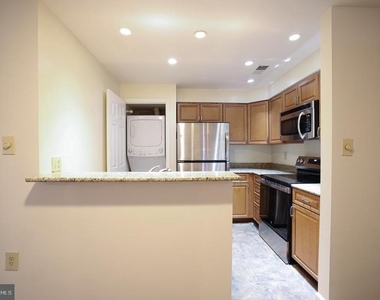 1413 Oronoco Street - Photo Thumbnail 5