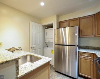 1413 Oronoco Street - Photo Thumbnail 8