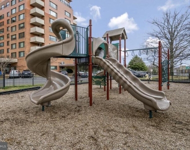 1111 Arlington Boulevard - Photo Thumbnail 4