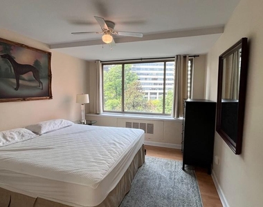 1121 Arlington Boulevard - Photo Thumbnail 15