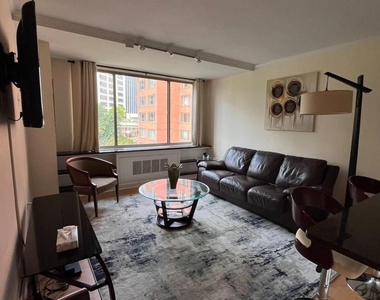1121 Arlington Boulevard - Photo Thumbnail 4