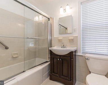 2409 Arlington Boulevard - Photo Thumbnail 12