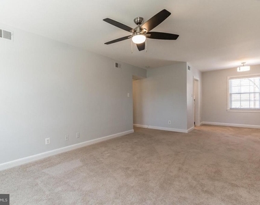 2409 Arlington Boulevard - Photo Thumbnail 2