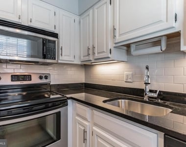 2409 Arlington Boulevard - Photo Thumbnail 7