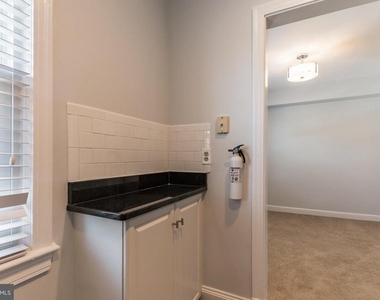 2409 Arlington Boulevard - Photo Thumbnail 8