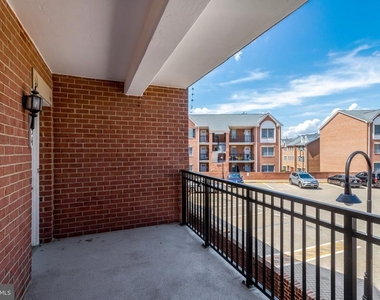 6924 Fairfax Drive - Photo Thumbnail 2