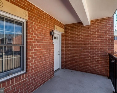 6924 Fairfax Drive - Photo Thumbnail 4