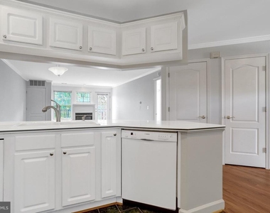 6924 Fairfax Drive - Photo Thumbnail 7