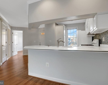 6924 Fairfax Drive - Photo Thumbnail 9