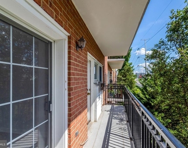 6924 Fairfax Drive - Photo Thumbnail 16