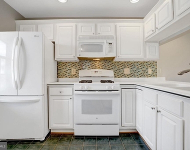 6924 Fairfax Drive - Photo Thumbnail 6