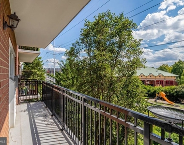 6924 Fairfax Drive - Photo Thumbnail 15