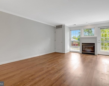 6924 Fairfax Drive - Photo Thumbnail 12