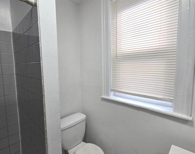 137 S 56th Street - Photo Thumbnail 12