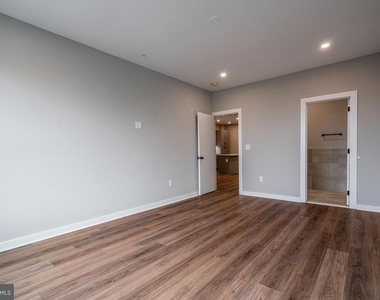 1217 E Columbia Avenue - Photo Thumbnail 10