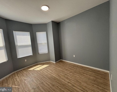 635 N 52nd Street - Photo Thumbnail 4
