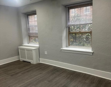 215-18 W Walnut Lane Lane - Photo Thumbnail 14
