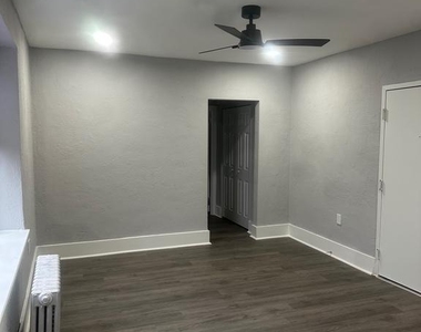 215-18 W Walnut Lane Lane - Photo Thumbnail 7