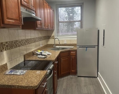 215-18 W Walnut Lane Lane - Photo Thumbnail 2