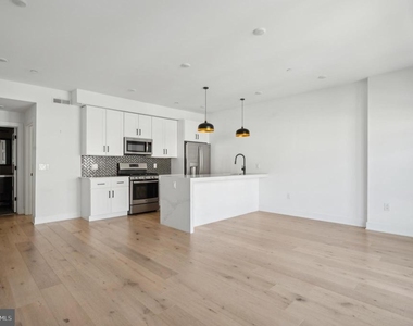 1232 N Front Street - Photo Thumbnail 9
