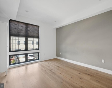 1232 N Front Street - Photo Thumbnail 2