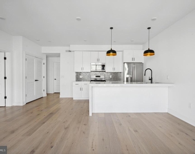 1232 N Front Street - Photo Thumbnail 11