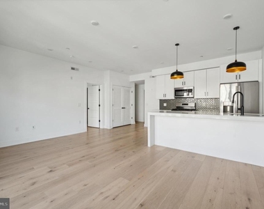1232 N Front Street - Photo Thumbnail 10
