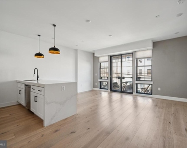 1232 N Front Street - Photo Thumbnail 5