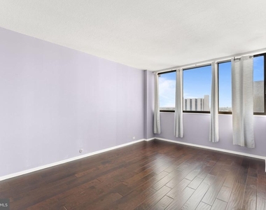 1326 Spruce Street - Photo Thumbnail 8