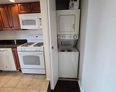 1326 Spruce Street - Photo Thumbnail 7