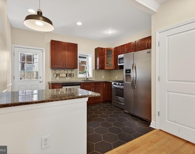 2355 E Harold Street - Photo Thumbnail 6