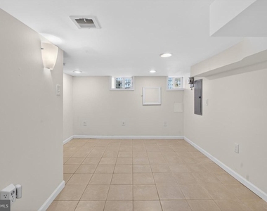 2355 E Harold Street - Photo Thumbnail 23