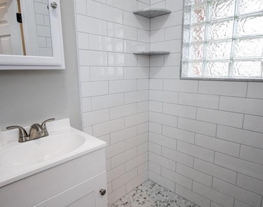 207 Paxson Avenue - Photo Thumbnail 6