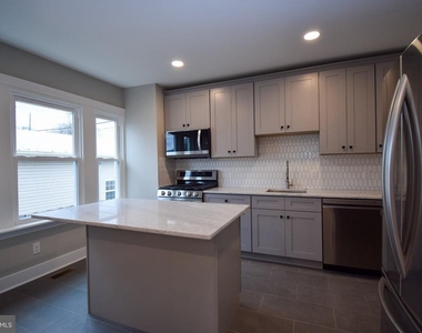 207 Paxson Avenue - Photo Thumbnail 3