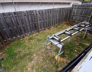 207 Paxson Avenue - Photo Thumbnail 7