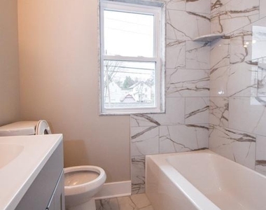 207 Paxson Avenue - Photo Thumbnail 9