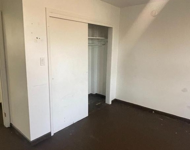2723 W 3rd Street - Photo Thumbnail 2