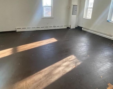 2723 W 3rd Street - Photo Thumbnail 4
